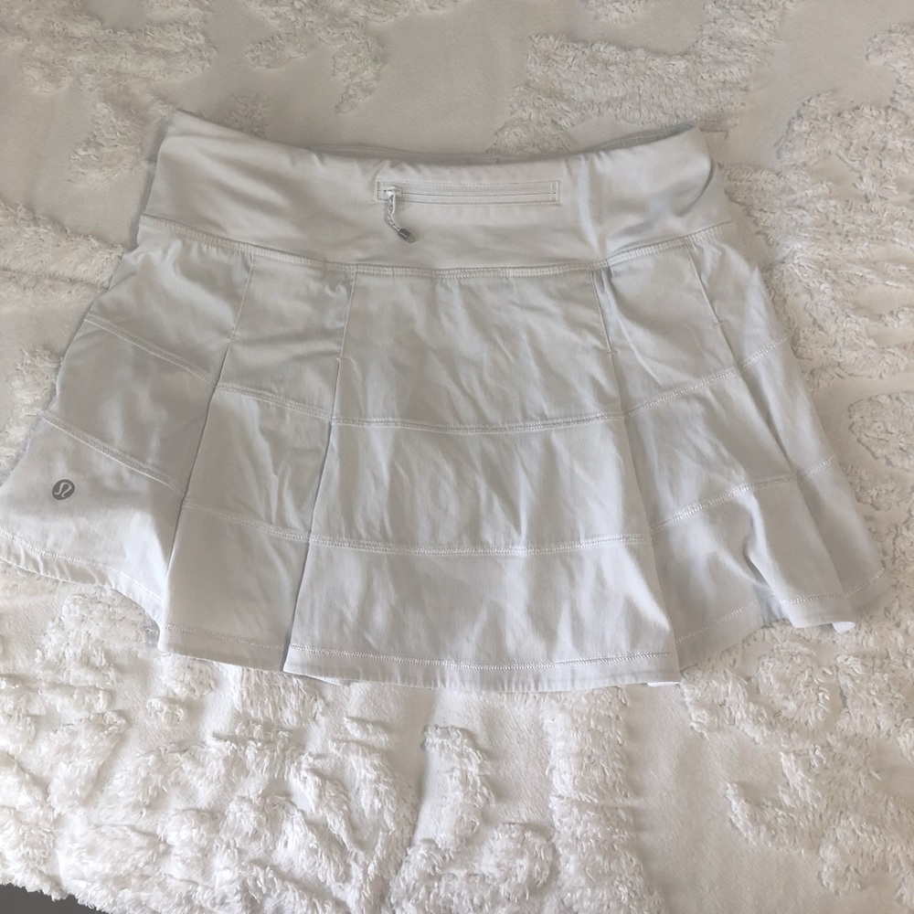 Lululemon white tennis skirt
